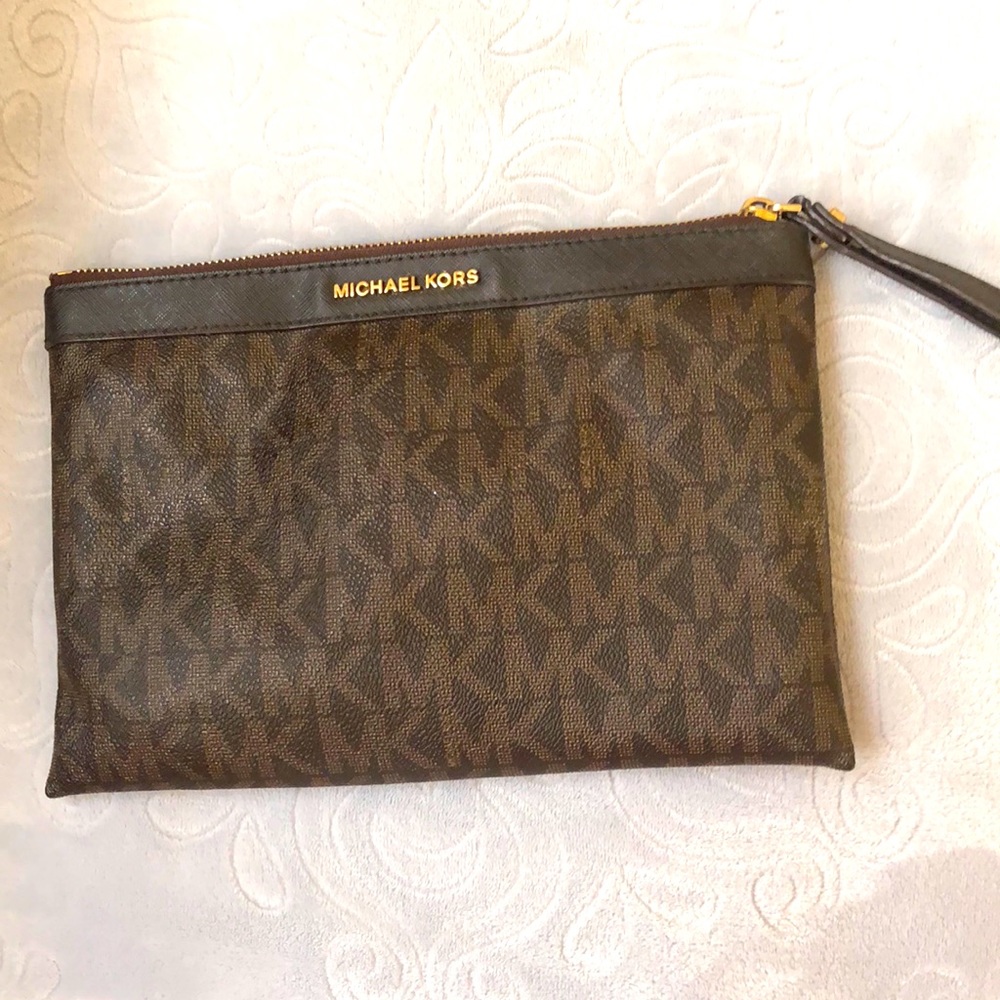 Brown Michael Kors Clutch. Gently Used, In Good Condition